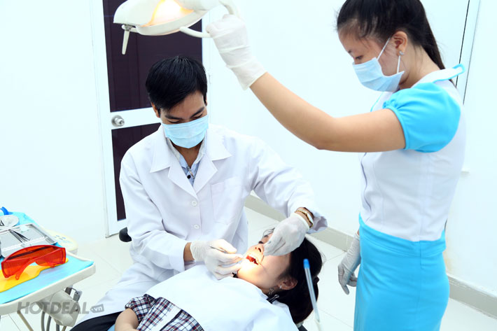 Trồng Răng Sứ Titan Đức – Tối Đa Đến 05 Voucher Tại Nha Khoa Việt Mỹ